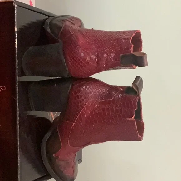 Freebird Red Textured Ankle Boots - Picture 3 of 8